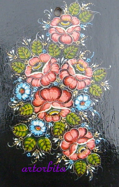 Рисунок. Разделочная доска, выполненная в стиле корчемкинской росписи